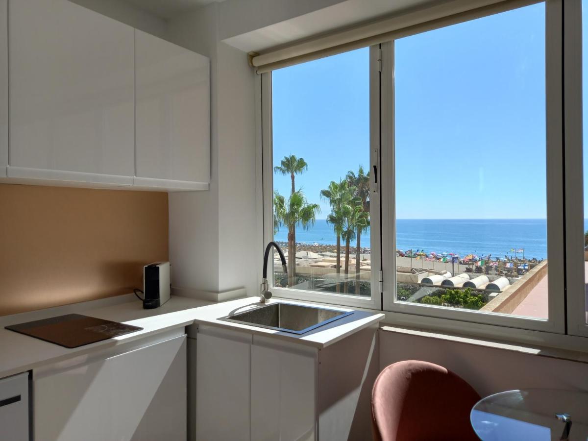 Torremolinos,Estudio Junto Al Mar En La Carihuela Exterior foto
